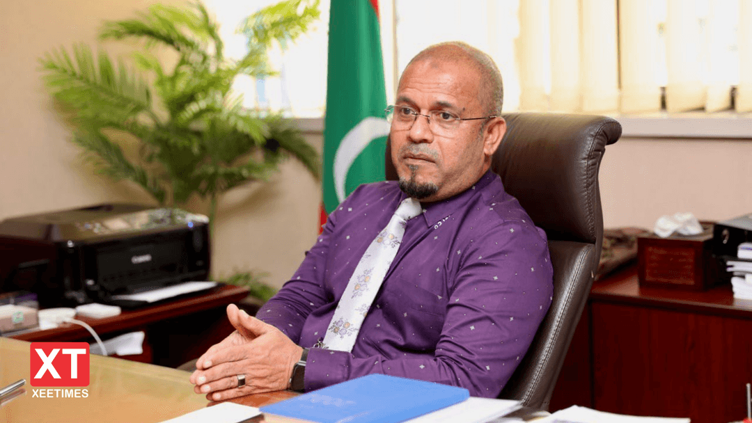 ޤައުމިީ ހިދުމަތް ފެއްޓެވީ  ޓީޗަރެއްގެ ގޮތުގައި، މިހާރު ސިޔާސީ 'ބޮޑު' ނަމެއް