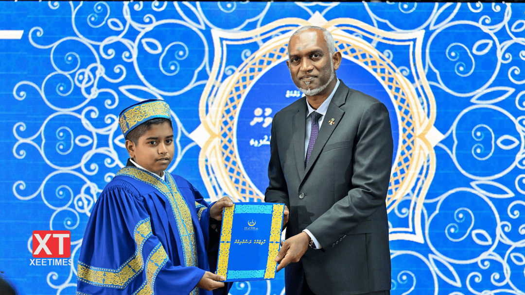 ފޮޓޯ: ޙާފިޡު ކަމުގެ ސަނަދު މިއަހަރު ލިބުނު 22 މީހުން
