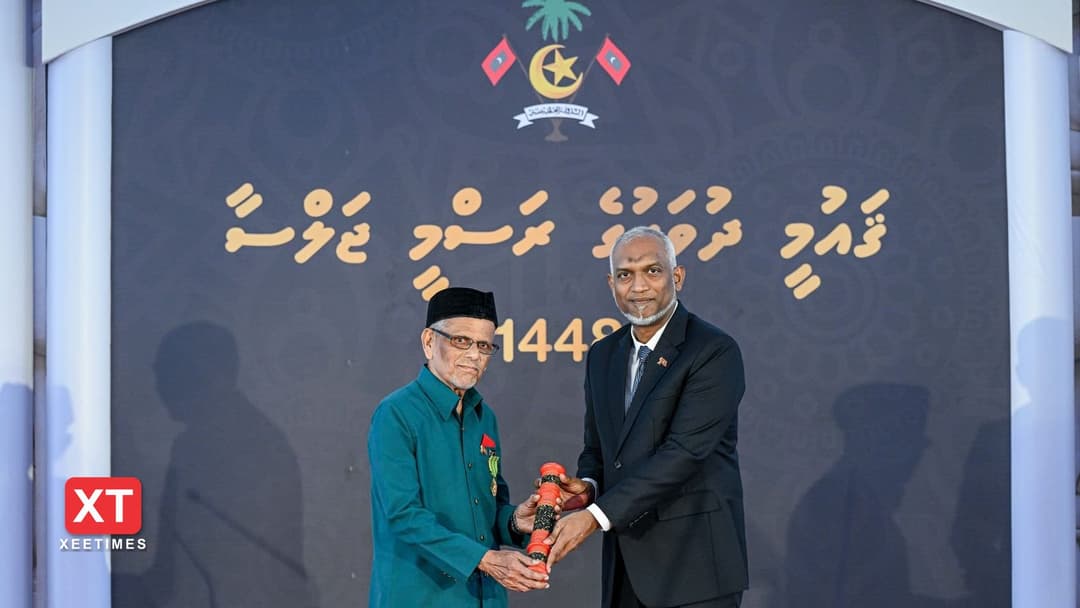 ނިޝާން ދިޔަމިގިލީ ޝަރަފުގެ ޢިއްޒަތް އަލްއުސްތާޛު ކަށިމާ އަޙްމަދު ޝާކިރަށް އަރުވައިފި