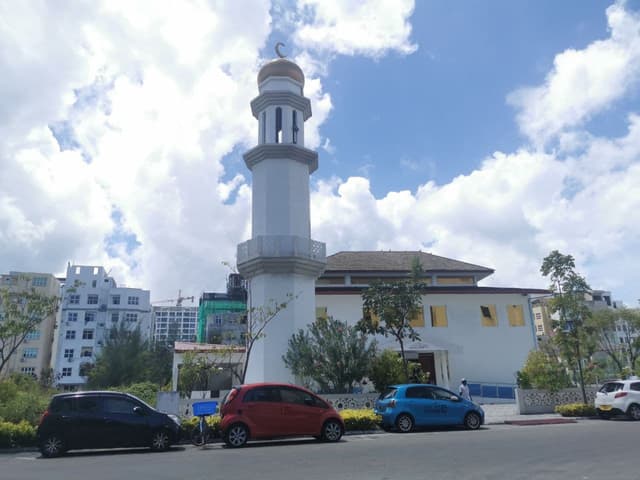 މުސްލިމެއްގެ މުސީބާތެއް ދުރުކޮށްދީފި މީހަކަށް ޤިޔާމަތް ދުވަހު މުސީބާތެއް ދުރުކޮށް ދެއްވާނެ!