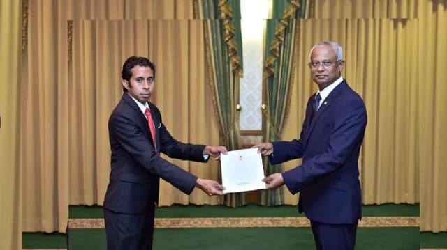 ޢަލީ ސާލިހުގެ ކުރިއެރުމުގެ ސިއްރަކީ މީޑިއާ އާއި އޮންނަ ގުޅުން!