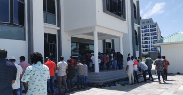 ނަމާދުގައި ކުށެއް ކުރެވޭ ހާލަތުގައި ޢަމަލުކުރާނީ ކިހިނެތް؟