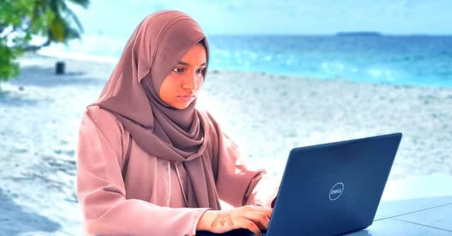 އާއިޝާ ކިޔައިދެނީ ' ޓޫ މިނިޓްސް ރޫލް' ބޭނުންކޮށްގެން ފިލާވަޅު ދަސްކުރާނެ ގޮތް!
