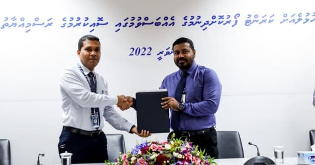 ފޮޓޯ: ސްޓެލްކޯ އިން ހުޅުލެއަށް ކަރަންޓު ފޯރުކޮށްދިނުމަށް އެއްބަސްވުމެއްގައި ސޮއިކުރުން