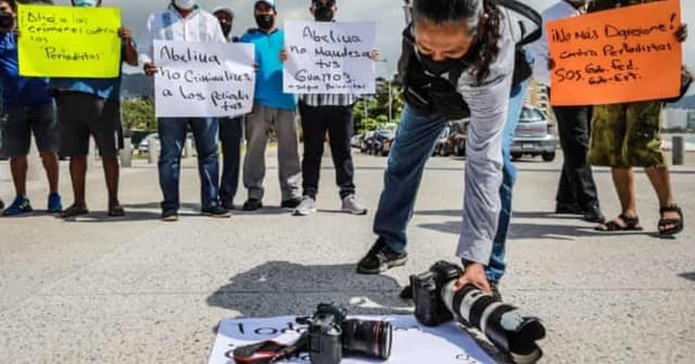 މެކްސިކޯގައި ނޫސްވެރިން މެރުން: ފަސްނުޖެހި މަސައްކަތްކުރާ ނޫސްވެރިން ދެކޭގޮތް