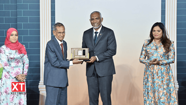 ދިވެހިރާއްޖޭގެ ތަޢުލީމަށް ޚިދުމަތްކުރުމުގެ އެންމެ މަތިވެރި ޝަރަފު ޑޮކްޓަރ މުޙައްމަދު ޒާހިރު ޙުސައިނަށް އަރުވައިފި