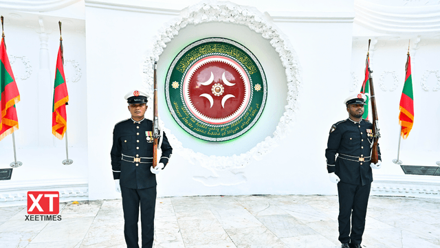 ފޮޓޯ: ނޮވެމްބަރު 3ގެ ހަނދާނީ ބިނާގައި ދިދަ ޖެހުމާއި ގާޑް މައުންޓްކުރުމުގެ ރަސްމިއްޔާތު