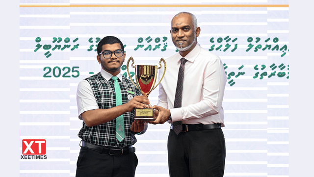 ފޮޓޯ: ޖަމްޢިއްޔަތުލް ފަލާޙްގެ ކީރިތި ޤުރުއާން ކިޔެވުމުގެ ރަންޔޫބީލް މުބާރާތުގެ އިނާމު ދިނުން